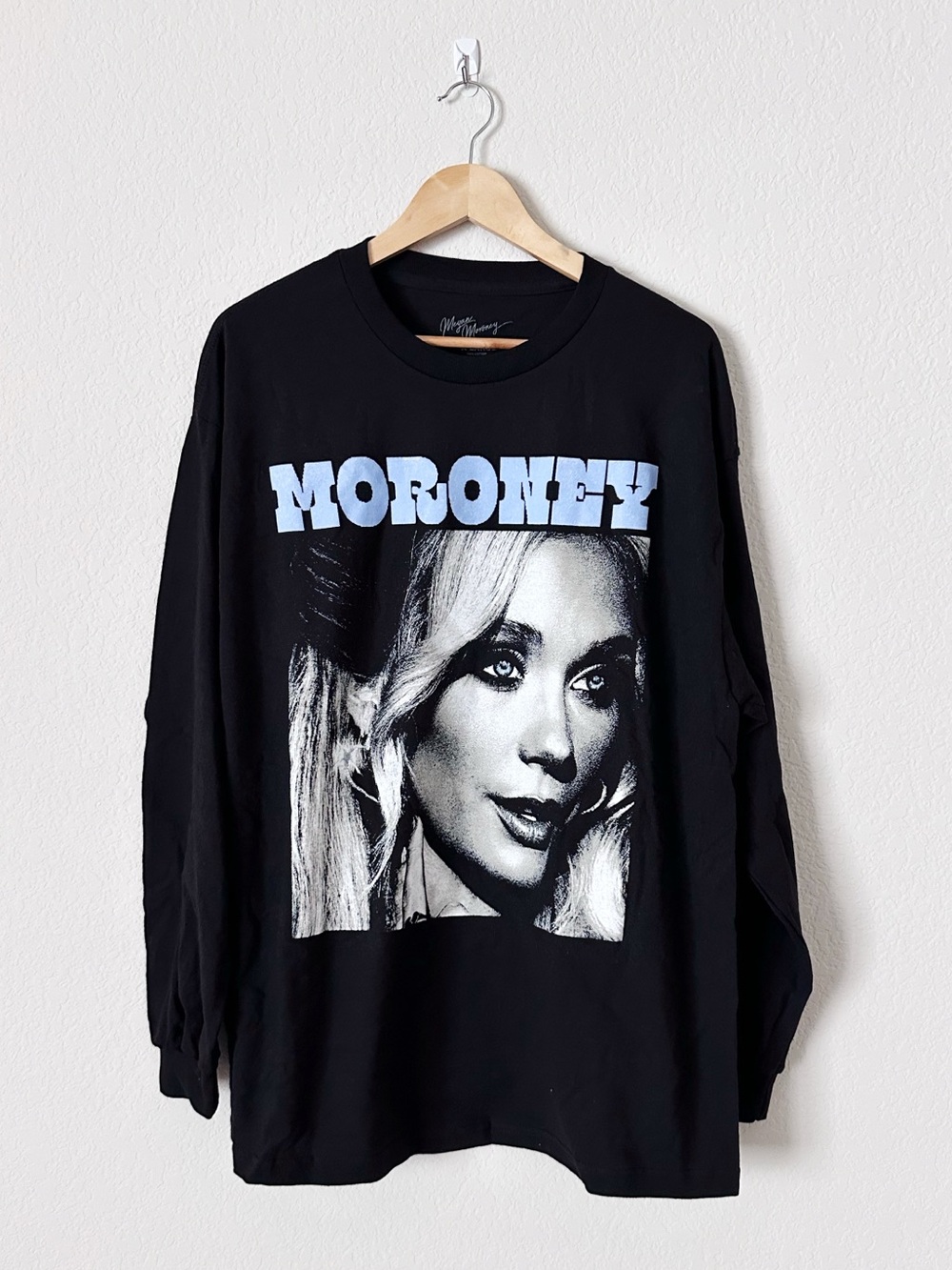 NEW Megan Moroney Long Black Graphic Sleeve Tee - Picture 7 of 7